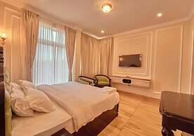 KING PALACE BY VOYE HOMES
