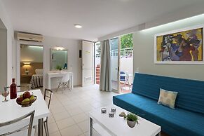 Oliv Apartments