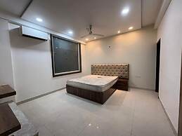 Hotel Twamev Peeragarhi
