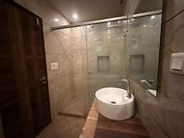 Hotel Twamev Peeragarhi