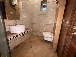 Hotel Twamev Peeragarhi