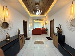 Oak & Amber Retreat