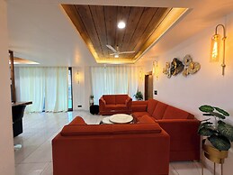 Oak & Amber Retreat