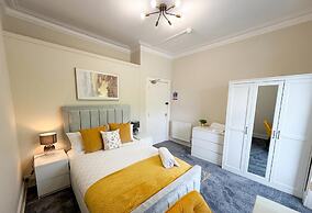 Panoramic View - Garden - Parking - Sleeps 6