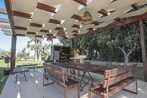 TD Trulli Bruco Large Pool for Family Fun