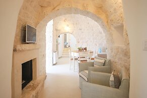 TD Lamiamola Stylish Trulli & Lamie With Pool