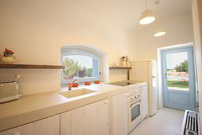 TD Lamiamola Stylish Trulli & Lamie With Pool