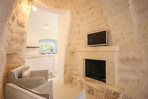 TD Lamiamola Stylish Trulli & Lamie With Pool