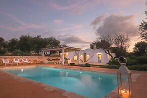 TD Lamiamola Stylish Trulli & Lamie With Pool