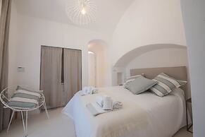 TD Lamiamola Stylish Trulli & Lamie With Pool