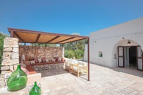 TD Trulli Chiara Tastefully Decorated With Pool