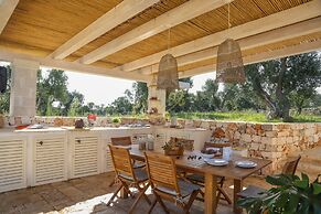 TD Trulli di Carole Renovated Trulli With Pool