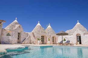 TD Trulli di Carole Renovated Trulli With Pool