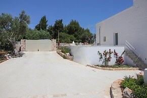TD Casa Lulù Panoramic Pool Over Med/scrub