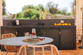 TD ApulianRetreat Sea View Trullo With Heated Pool