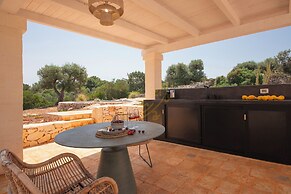 TD ApulianRetreat Sea View Trullo With Heated Pool