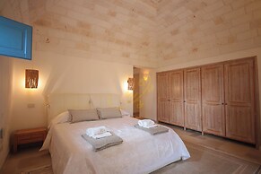 TD Trullo Titiro Vineyard, Wine Cellar & Pool