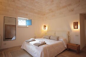 TD Trullo Titiro Vineyard, Wine Cellar & Pool