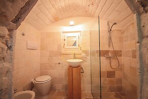 TD Trullo Titiro Vineyard, Wine Cellar & Pool