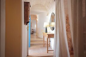 TD Trullo Titiro Vineyard, Wine Cellar & Pool