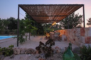 TD Trullo Titiro Vineyard, Wine Cellar & Pool