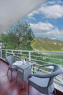 Alaya Stays Pinnacle 3BHK Apartment