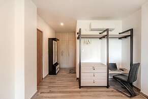 Alaya Stays Pinnacle 3BHK Apartment