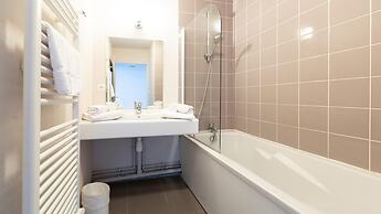 Coastal Apartment Stay for 4