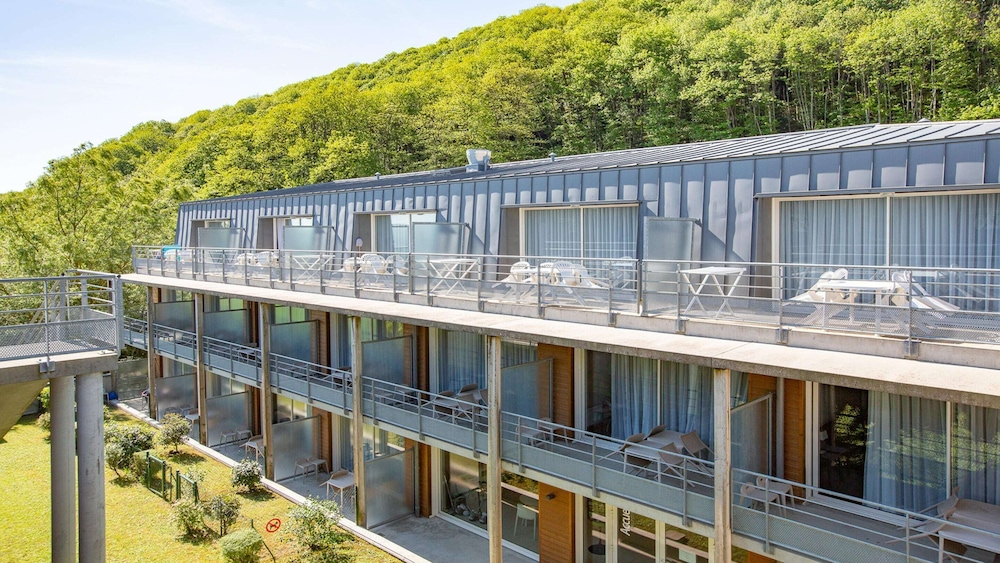 Coastal Apartment Stay for 4