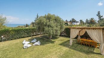 Blue Donkey Villas