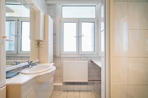 Large Antwerp City Center Apartments2bbkns