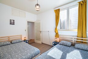 Large Antwerp City Center Apartments2bbkns