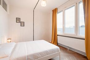 Spacious 2BR Stay Near Central Station