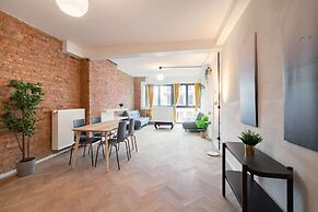 2BR City Stay - Grand Central Area