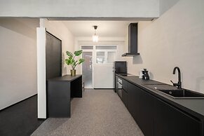 2BR City Stay - Grand Central Area