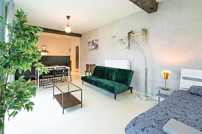 Antwerp Central 1br/7p Apartment
