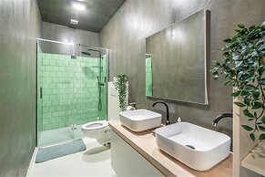 Antwerp Central 1br/7p Apartment