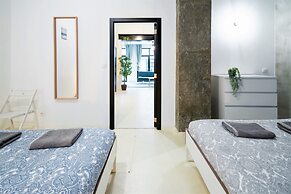 Antwerp Central 1br/7p Apartment