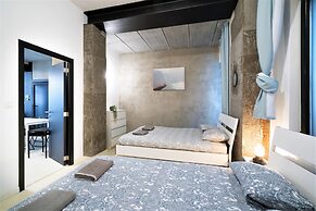 Antwerp Central 1br/7p Apartment