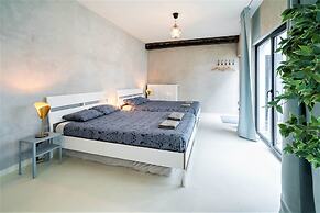 Antwerp Central 1br/7p Apartment