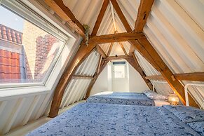Apartment for 6 With Antwerp City Views