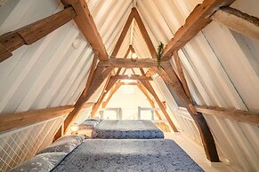 Apartment for 6 With Antwerp City Views