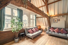 Apartment for 6 With Antwerp City Views