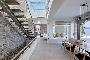 Villa Theologos