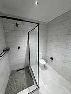 Boutique Hotel-Style Room In Ferndale-A1