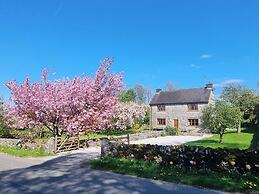 Peak District - Parking - Garden - Bbq - Sleeps 8