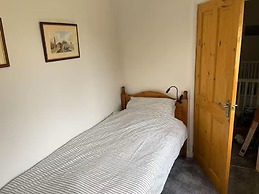 Peak District - Parking - Garden - Bbq - Sleeps 8