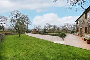 Peak District - Parking - Garden - Bbq - Sleeps 8