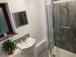 Peak District - Parking - Garden - Bbq - Sleeps 8