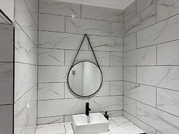 Boutique Hotel-Style Room In Ferndale-B2